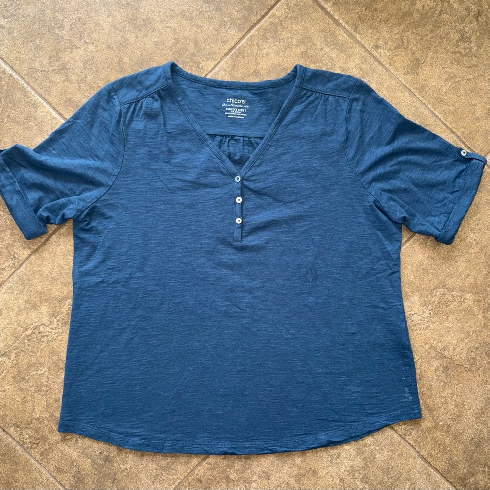 GUC - Chico's Ultimate Tee Henley Style